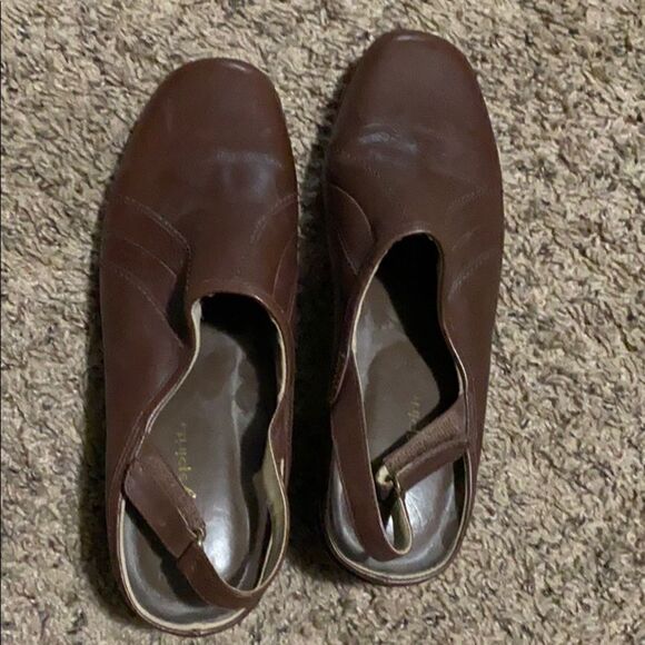 Easy Spirit shoes - Picture 1 of 3